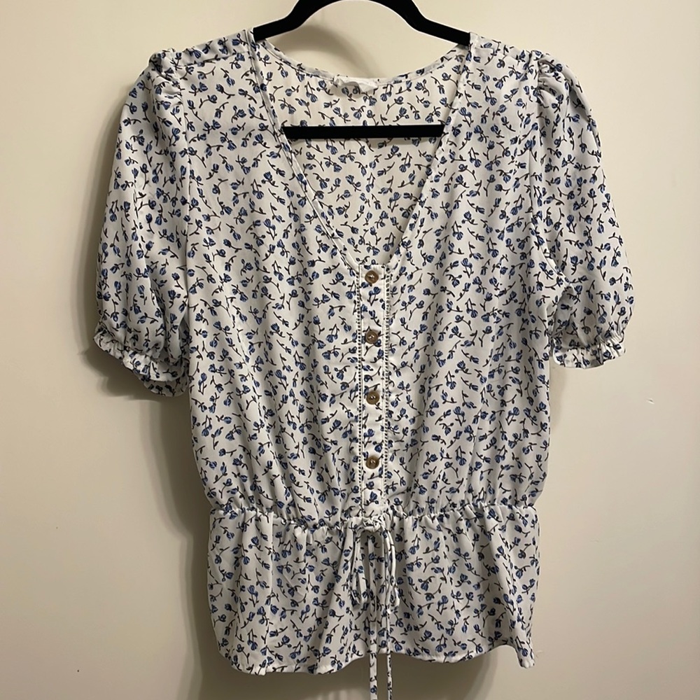 Sienna Sky puff sleeve/ peplum top